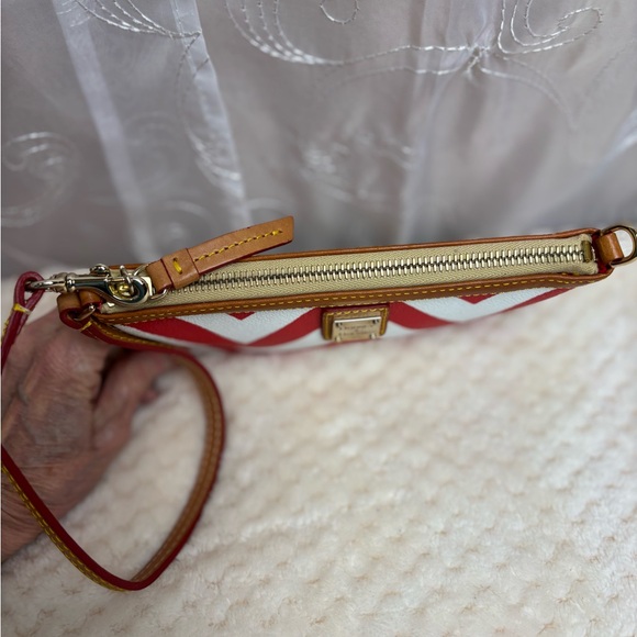 Dooney & Bourke 1975 Large Slim Wristlet, Chevron Print, Red and White - Picture 8 of 12
